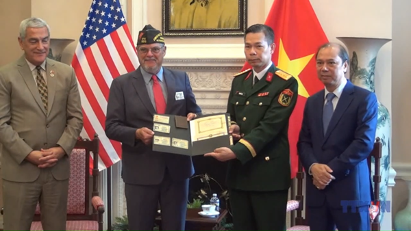 Tiếp nhận kỷ vật chiến tranh do Mỹ cung cấp