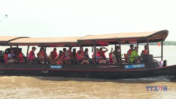 Không cấp phép phương tiện thuỷ nội địa rời cảng, bến ảnh hưởng bão số 3