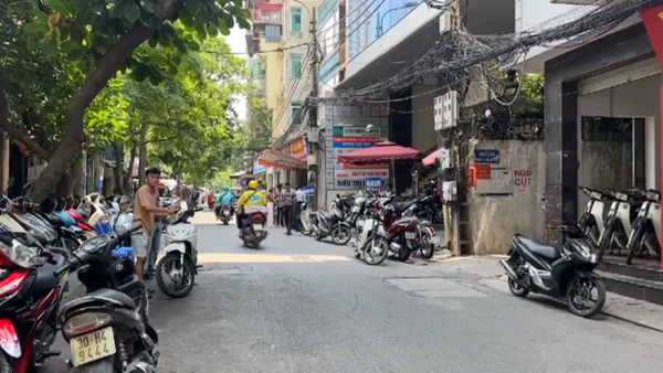 Chợ xe máy "bất động" sau chủ trương chuyển xe xăng sang xe điện 