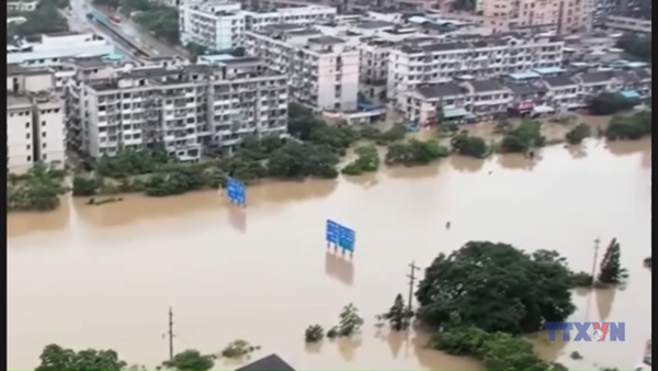 Mưa lớn gây lũ lụt tại Trung Quốc