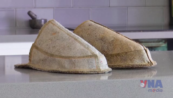 Dép tái chế từ bụi gia dụng