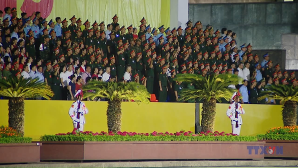 Buổi đầu tổng hợp luyện diễu binh, diễu hành tại Quảng trường Ba Đình