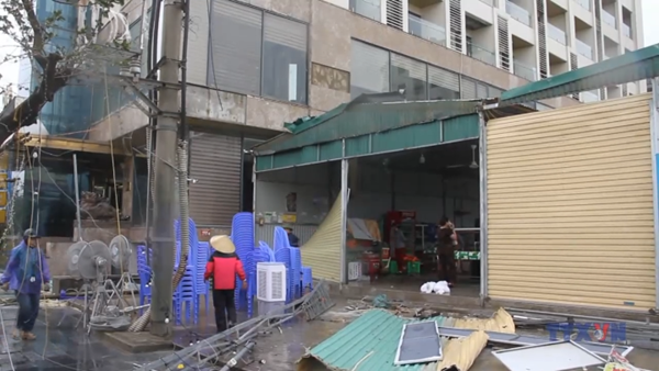 Nghệ An tan hoang sau bão số 5