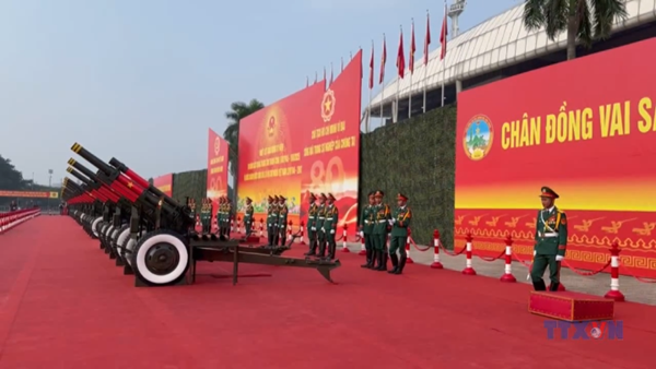Cận cảnh 15 khẩu pháo lễ trong nghi thức bắn "hàm lửa"