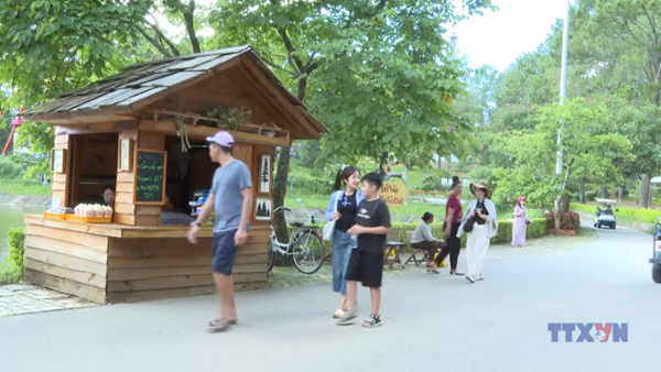 Khu du lịch quốc gia Mộc Châu đón hàng nghìn lượt du khách dịp 2/9