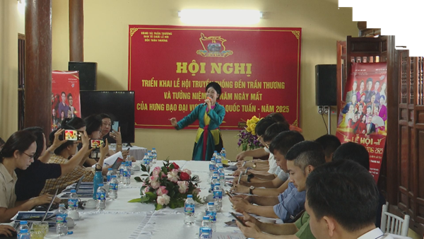 Nhiều nghệ sĩ nổi tiếng biểu diễn tại lễ hội đền Trần Thương 2025
