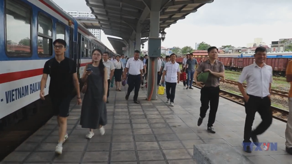 Hải Phòng thí điểm đưa đón cán bộ, công chức đi làm bằng tàu hỏa