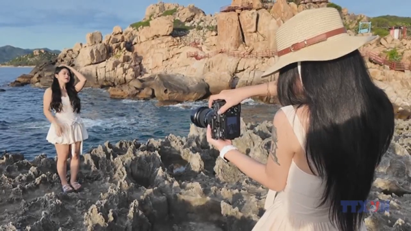 Hang Rái – Tuyệt tác thiên nhiên ở Vườn quốc gia Núi Chúa