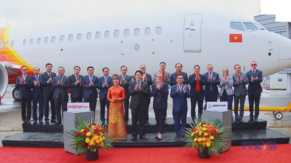 Chủ tịch nước dự lễ bàn giao tàu bay Boeing đầu tiên cho Vietjet