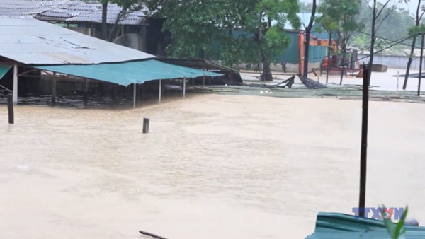 Cảnh báo nguy cơ lũ quét, sạt lở đất, ngập lụt sau bão số 10