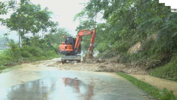 Lạng Sơn khắc phục các điểm sạt lở giao thông