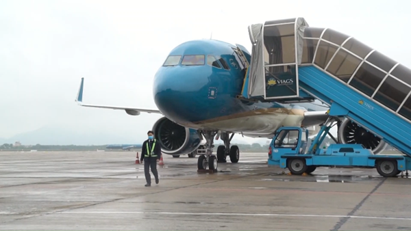 Điều chỉnh kế hoạch bay phù hợp ứng phó cơn bão số 11