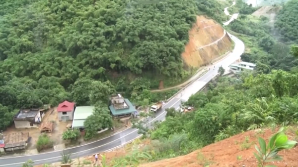 Tăng cường nhân lực, vật lực không để chia cắt giao thông trong mưa lũ