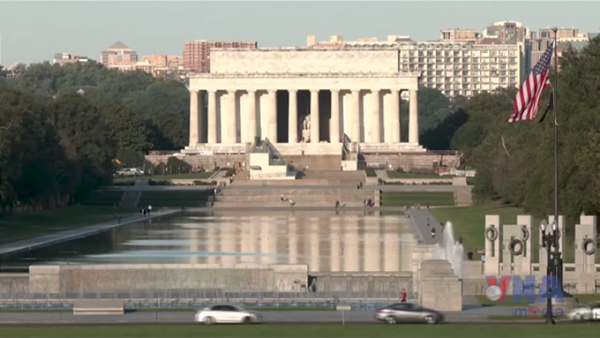 Chính quyền Mỹ bị kiện vì kế hoạch sa thải nhân viên