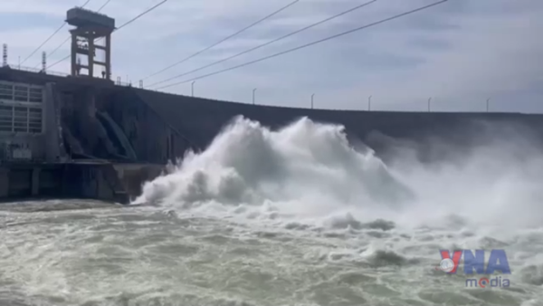 Thủy điện Thác Bà đóng toàn bộ cửa xả