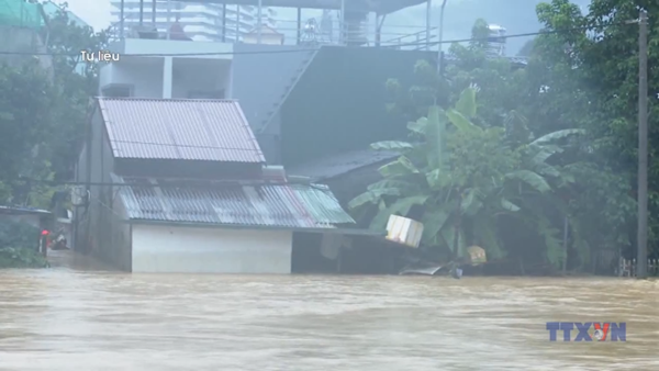 Mưa lũ vẫn hoành hành sau hoàn lưu bão số 11