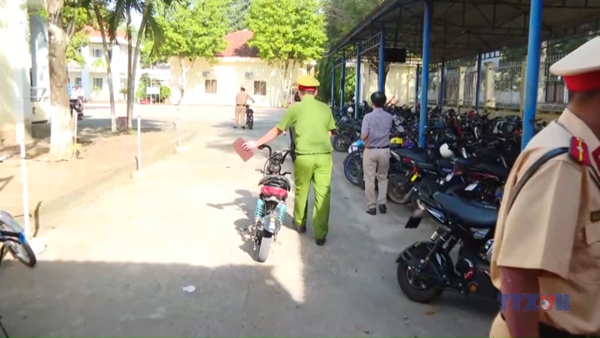 Nguy cơ mất an toàn giao thông từ xe đạp điện độ, chế 