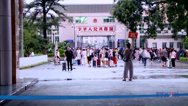 Quảng Ninh đón gần 1.000 khách du lịch MICE qua cửa khẩu quốc tế Móng Cái