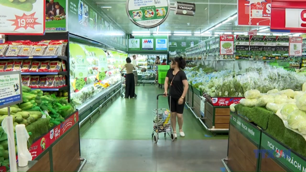 TP.HCM tăng cường sản xuất, phân phối thực phẩm cho người dân vùng bão, lũ
