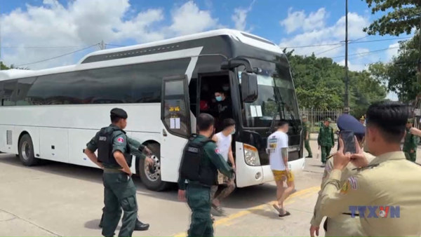 Campuchia bàn giao 59 công dân cho Hàn Quốc