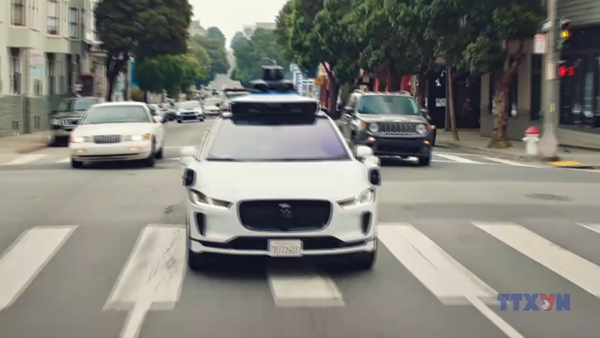 Waymo ra mắt mẫu robotaxi Jaguar tại New York