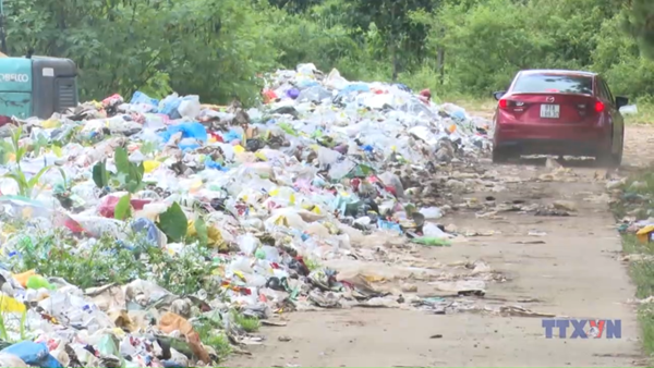 Ô nhiễm rác thải đe dọa hình ảnh du lịch sinh thái Biển Hồ