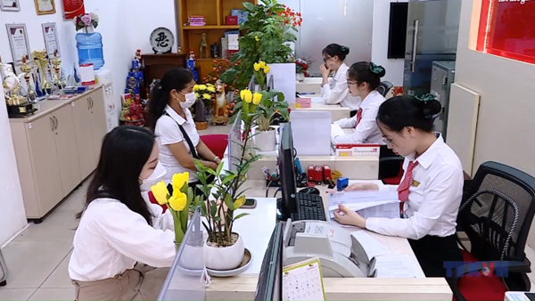 Tiền gửi dân cư đạt kỷ lục gần 7,75 triệu tỷ đồng