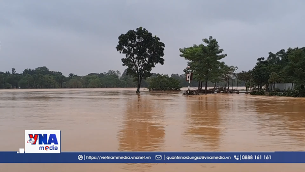 Lũ trên sông Hương đã xuống sát báo động 3