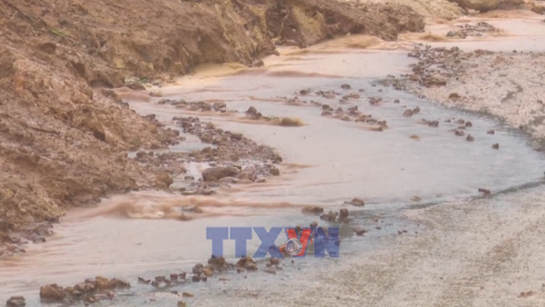 Vẫn còn 24 điểm bị ách tắc trên các tuyến quốc lộ tại Trung Bộ 