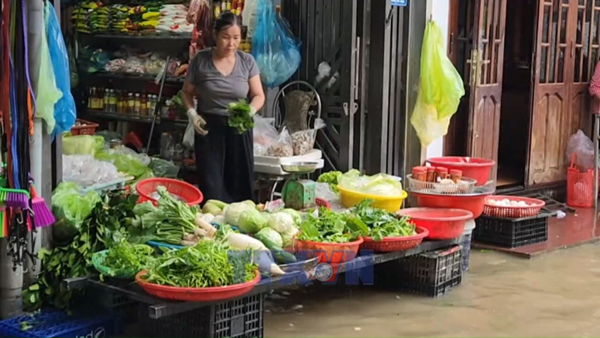 Không để xảy ra tình trạng thiếu hàng phục vụ nhân dân sau mưa lũ