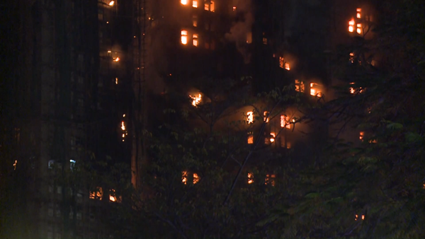 Thương vong tăng mạnh trong vụ cháy chung cư ở Hong Kong (Trung Quốc)