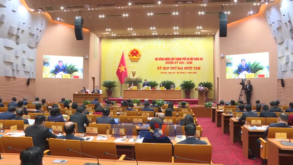 Hà Nội hạn chế xe chạy bằng xăng, dầu vào vùng phát thải thấp