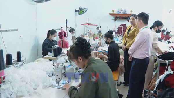 Hỗ trợ lãi suất để người dân và doanh nghiệp khôi phục sản xuất