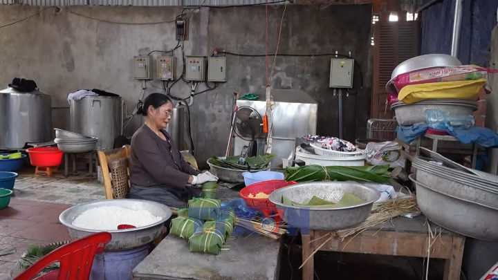 Tết về sớm ở làng bánh chưng Thủy Đường