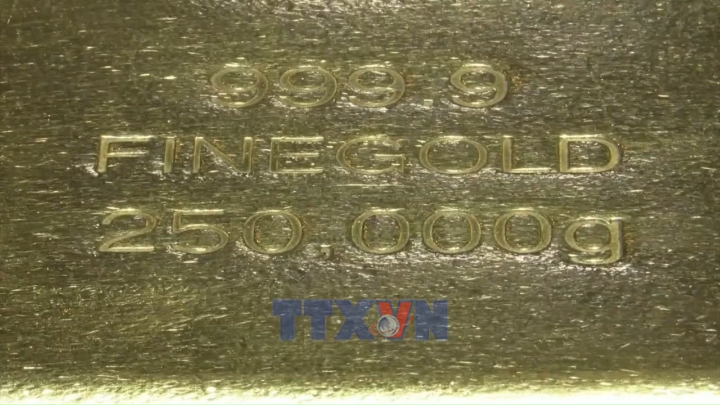 Giá vàng thế giới lao dốc