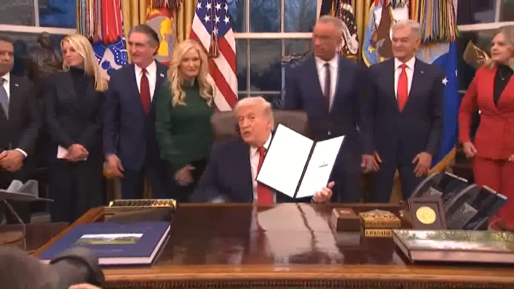 Mỹ áp thuế với các nước cung cấp dầu cho Cuba