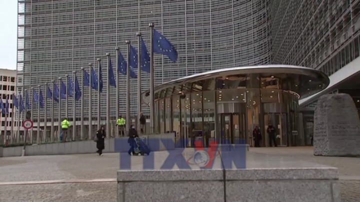 Châu Âu kêu gọi thận trọng khi cấm trẻ em dùng mạng xã hội