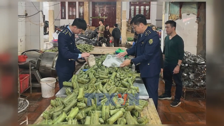 Khởi tố chủ cơ sở sản xuất giò chả sử dụng hàn the