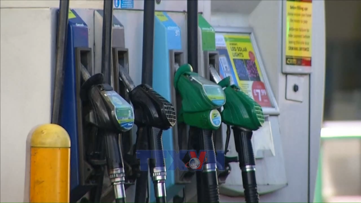 Giá dầu vượt ngưỡng 100 USD/thùng