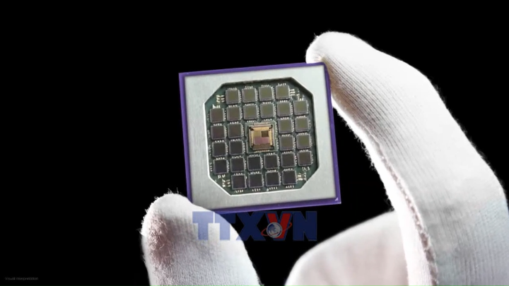 Chip AI dùng ánh sáng giảm tiêu thụ năng lượng