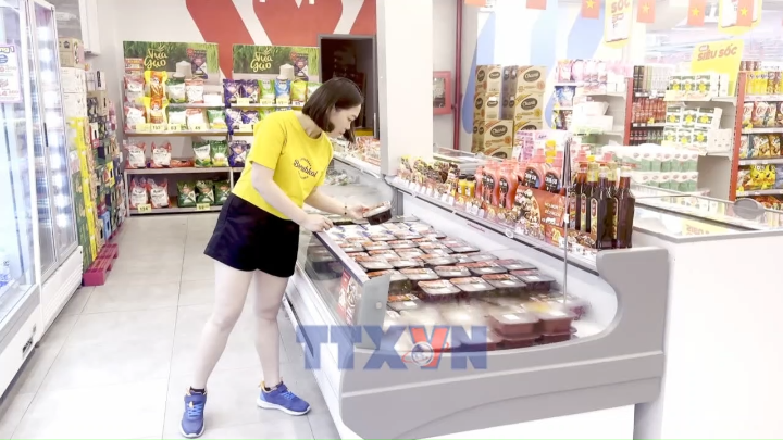 Người tiêu dùng thận trọng, doanh nghiệp gồng mình trong khó khăn