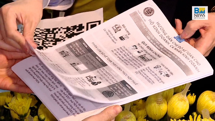 Tiêu điểm kinh tế tuần: Hộ kinh doanh vào “guồng” kê khai thuế mới