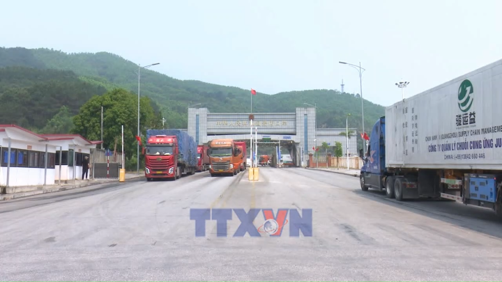 Giao thương tăng trưởng ấn tượng qua cửa khẩu Chi Ma