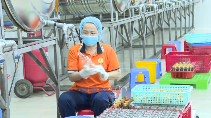 Lãi suất cho vay giảm chậm, doanh nghiệp vẫn “khát” vốn rẻ