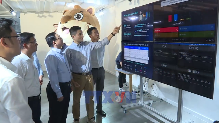 Phó Thủ tướng Chính phủ Hồ Quốc Dũng làm việc với các doanh nghiệp công nghệ