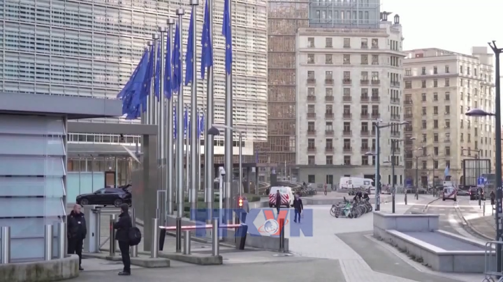 EU buộc các "ông lớn" công nghệ trả tiền cho báo chí