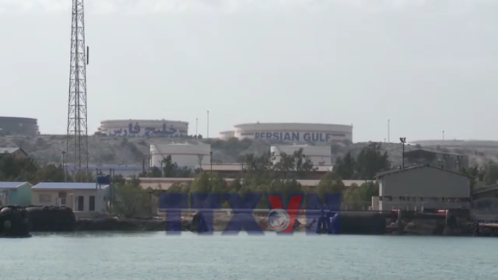 Hơn 30 tàu hàng lưu thông qua eo biển Hormuz