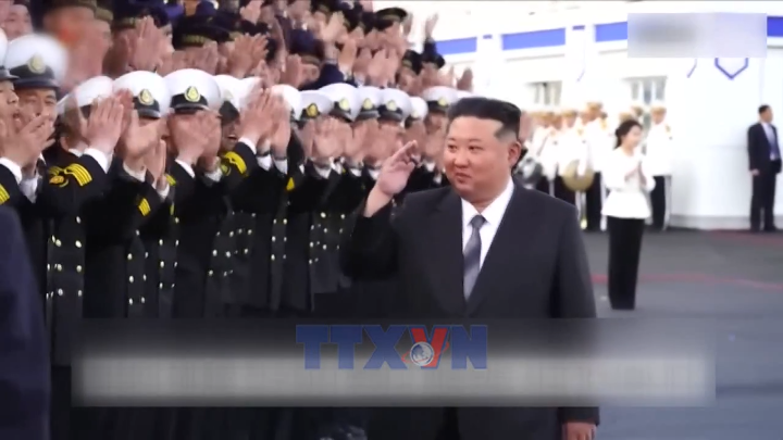 Triều Tiên thúc đẩy đóng tàu chiến 10.000 tấn