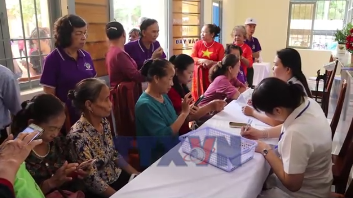 Trụ sở dôi dư thành mô hình chăm sóc sức khỏe người cao tuổi