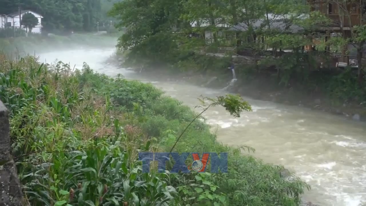 Mưa lớn làm nhiều sông tại Trung Quốc vượt báo động